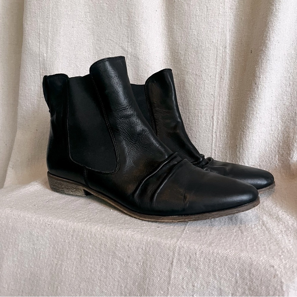 Black Boots
